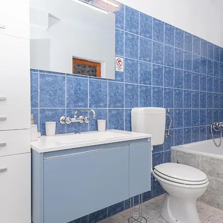 4 Bedroom Awesome In Sibenik * Bribir (Sibenik-Knin)