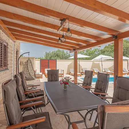 Holiday home 4 Bedroom Awesome In Sibenik