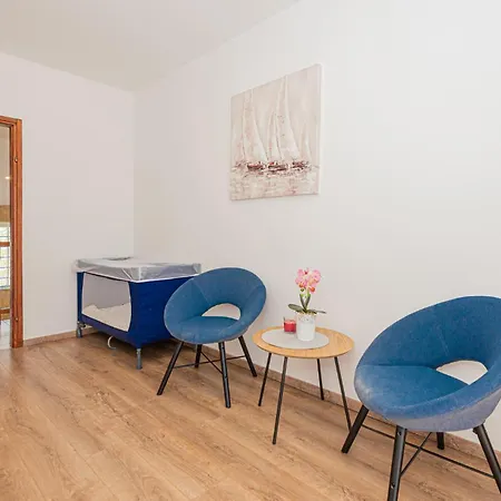 Σπίτι διακοπών 4 Bedroom Awesome In Sibenik Bribir (Sibenik-Knin)