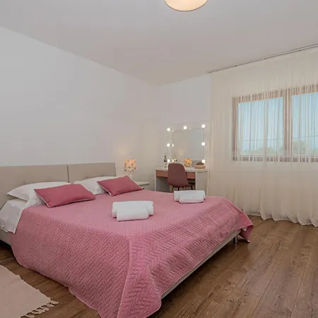 4 Bedroom Awesome In Sibenik * Bribir (Sibenik-Knin)