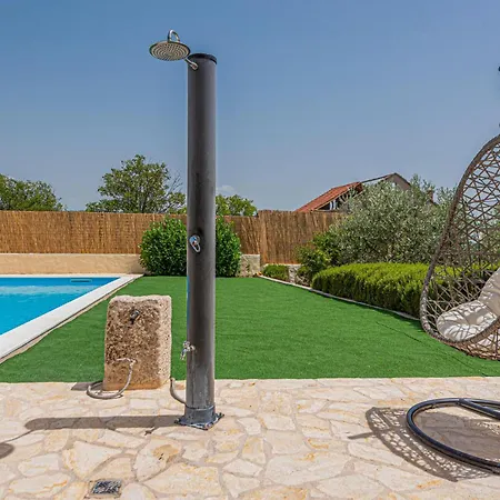 4 Bedroom Awesome In Sibenik Σπίτι διακοπών Bribir (Sibenik-Knin)