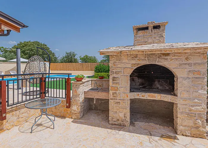 4 Bedroom Awesome In Vakantiehuis