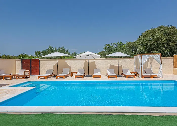 4 Bedroom Awesome In * Šibenik