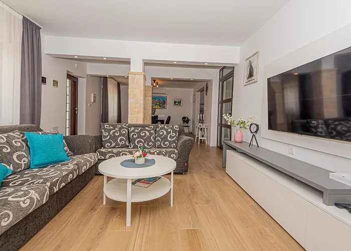 4 Bedroom Awesome In Šibenik