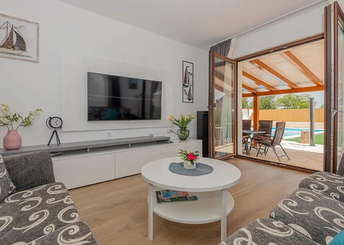 4 Bedroom Awesome In Vakantiehuis *